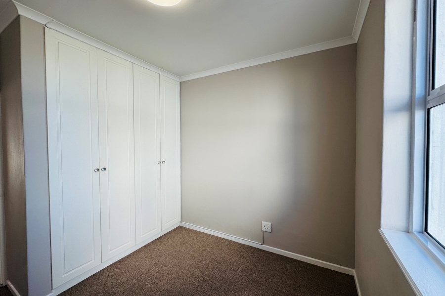 To Let 3 Bedroom Property for Rent in Chanteclair Western Cape
